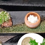 日本料理 馳惣 - 宮崎牛、いぶりがっこクリームチーズ和え