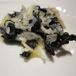 フォリオリーナ・デッラ・ポルタ・フォルトゥーナ - 仏産の黒トランペット茸の伊・サルデーニャ産の牛と羊のミルクのチーズ和え1