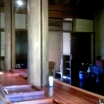 そば処　古庵 - JAZのながれる店内の雰囲気