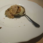 フォリオリーナ・デッラ・ポルタ・フォルトゥーナ - 仏・オレロン島の蒸し牡蠣、伊・ピエモンテ産のチーズ”ブラ”と白いカリフラワーのソース、伊・アルバ産の白トリュフのせ3