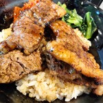 肉のヤマ牛 - 柔らかくタレが絡む