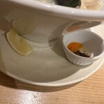 船橋 蔭虎 - 鶏白湯塩そば　味変アイテムレモン・自家製ラー油