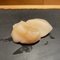 SUSHI TOKYO TEN、 横浜店 - 帆立(刺身)