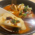 焼き鳥と鮮魚 八八 - 坦々スープ餃子