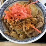 吉野家 - 肉だくに紅生姜多めに七味…満足