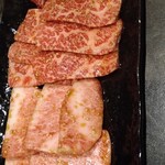 Kuroge wagyuue yone goyakiniku ariran - 