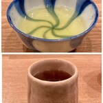 Akanezaka Oonuma - 上は最後にいただいた煎茶
      下は食事の際にいただいたほうじ茶