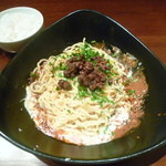 汁なし担々麺