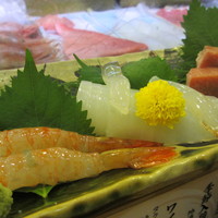富久鮨 池袋西口店 - 甘海老 烏賊