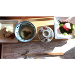 韻松亭 - 一の膳。ゆば、さしみ、寄せ豆腐、茶碗蒸し。主張しない美味しさ