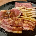 Kokusangyuu Yakiniku Tabehoudai Nikushou Sakai - 