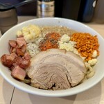 Ramen Taka No Me - 限定メニュー カルボナーラ～十六代真っ赤卵Ver～ 1300円