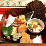 日本料理 卯之庵 - 前菜(アスパラ、柿とクルミ、鮟肝、白子等々)