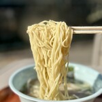 特製中華そば 河口 - 麺リフト