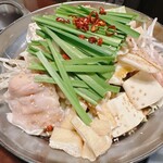 Sanchoku Ichiba Maru - モツ鍋 醤油味