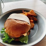 THE FANTASTIC BURGER - 