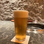 北新地焼肉 きらく - とりまビールで乾杯です。泡までしっかり美味しいキリン ブラウマイスター✩.*˚ 豊かな香りを生み出す「毬花ホップ」使用、長期熟成で仕上げられています。