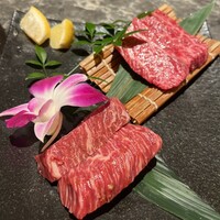 北新地焼肉 きらく - 和牛ハラミはタレで、和牛サガリはお塩でいただきます♥️