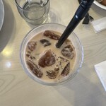 チャップリン - アイスカフェオレ (ミニサラダとセット)