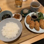 食堂サムシン - 牡蠣フライ定食（1,300円）