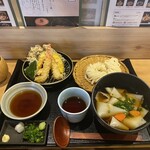 五代目 花山うどん - 