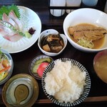 Izakaya Himesakimaru - ヒラマサ刺とサバみそ煮
