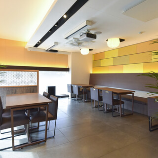 テーブル席（3名様以上のご予約の際にご案内いたします）