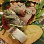 沢田鮨 - 鰆の押し寿司と〆鯛