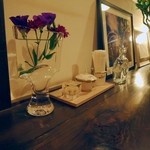 伊東屋珈琲 - カウンターの風景。