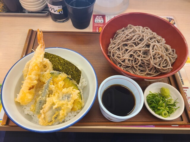 Ten-don Tempura Honpo San Ten Tatsumikita Ten photo 3