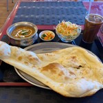 Everest - ★CURRY SET（チキン・4辛・ナン・アイスコーヒー・800円税込）★