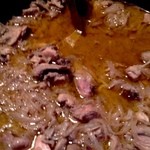 エコ ロロニョン - 「プーレヤッサ」　チキンの玉ねぎマスタードソース煮込み