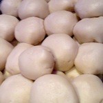 エコ ロロニョン - 「フフ」　ヤム芋の粉を練ったもの