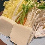 Shabushabu Sukiyaki Hitorinabe Megu - 