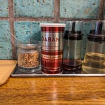 支那ソバ おさだ - 卓上