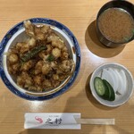 之村 - しじみの赤出汁と胡瓜と大根の糠漬けが付いてきた。