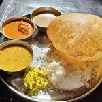 南インド料理店 ボーディセナ - 平日ランチ：　カレー３種セット