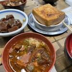 牛農家直営 うし煮込み 磯田屋 - 