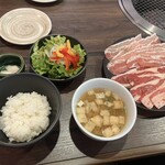 焼肉 ほむら家 - 美味しいランチ！