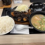 かつや　 大阪羽曳野店 - 大ごはんと大豚汁だけでも充分なポテンシャル