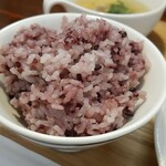 キッチン ブルー グローブ - 黒米のアップ