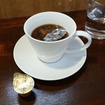 キッチン ブルー グローブ - ミルクを入れます