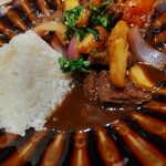 ALDO - ビーフと野菜のペルー風炒め