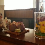 キッチン ブルー グローブ - レジ横のオブジェ