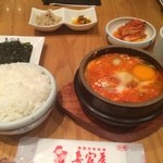 妻家房 有楽町イトシア店 - チゲ鍋ランチ