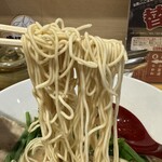 茨城豚骨 美しょう - 麺リフト