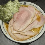 228195438 - チャーシュー麺1,300円。特にロースの燻製香がウィスキーのオークの様に甘い香りがする！激ウマ