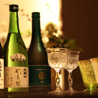 We offer sake carefully selected by our sake masters and wines that go well with the food.