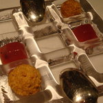 キメラ - クッキーとマウンテンペパーベリーの寒天寄せ