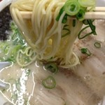 来久軒 - 麺掬い上げぇ〜！